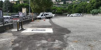 Parkeerplaats voor camper - Lombardije - Parking Conca d`Oro